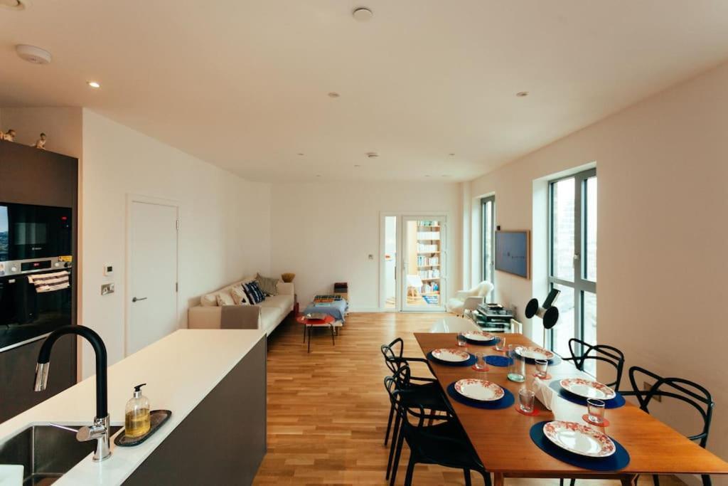 3 Bedroom Penthouse With Terrace And Skyline In Battersea Londen Buitenkant foto